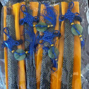 New Decorative Chopsticks Set with Embroidered Napkins